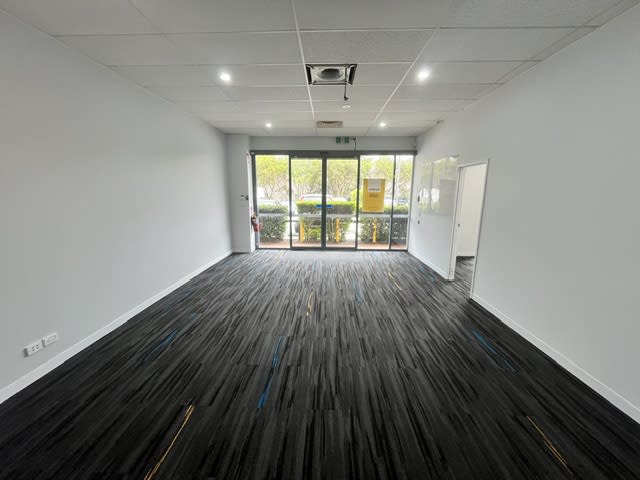 Click to view all images 5B/335 Hillsborough Road Warners Bay NSW 2282 - Image 3