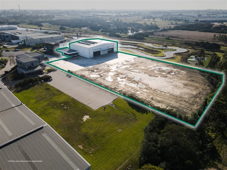 Click to view all images 79 Waterview Close Dandenong VIC 3175 - Image 3