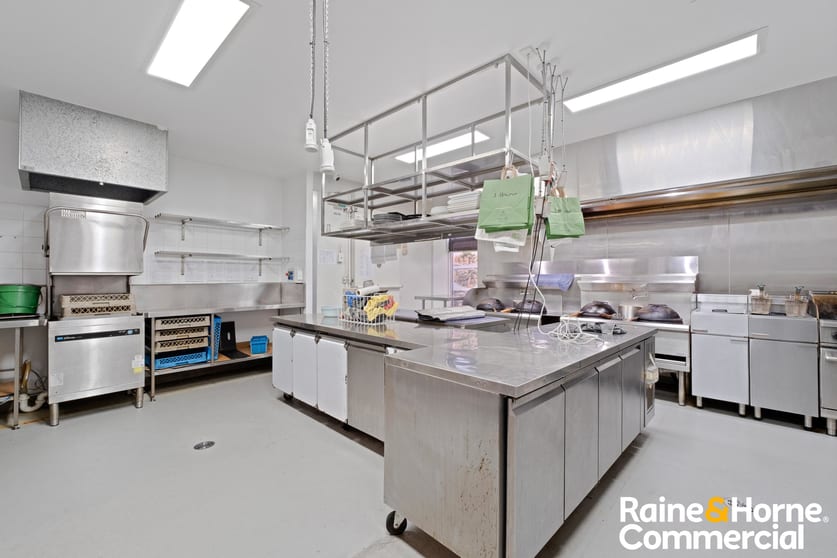 Click to view all images 13/14-18 Discovery Drive North Lakes QLD 4509 - Image 2