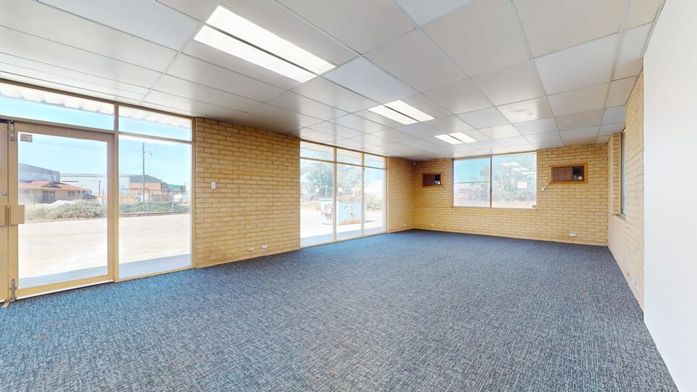 Click to view all images 7 Artello Bay Road Midvale WA 6056 - Image 2