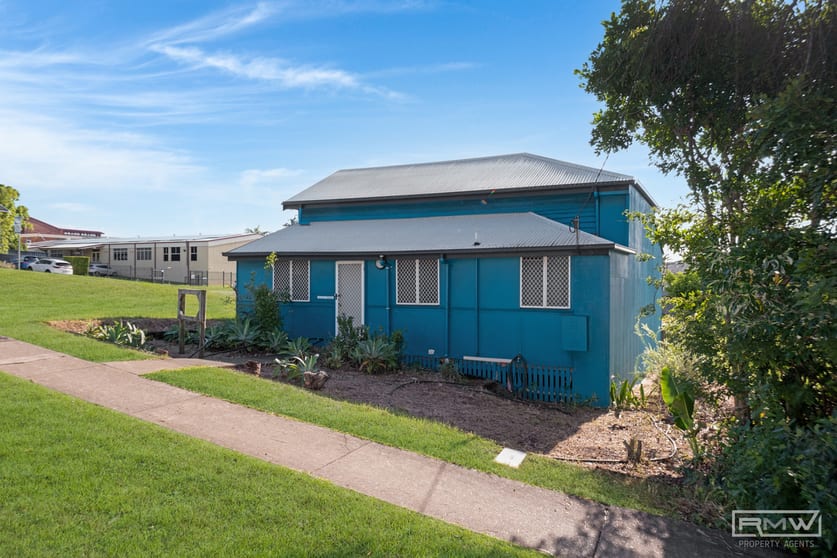 Click to view all images 41 Queen Street Yeppoon QLD 4703 - Image 1