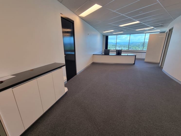 Click to view all images 58 Riverwalk Avenue Robina QLD 4226 - Image 3