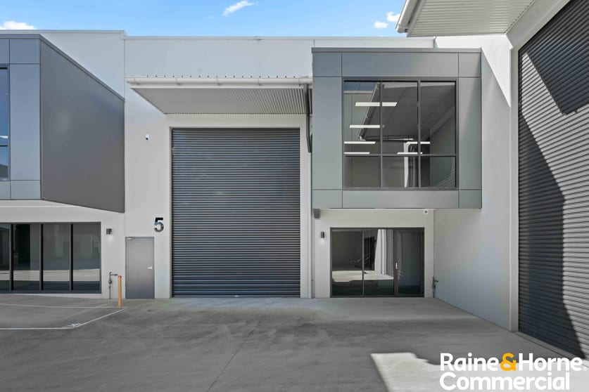 Unit 5/21 Concorde Way Bomaderry NSW 2541 - Image 2