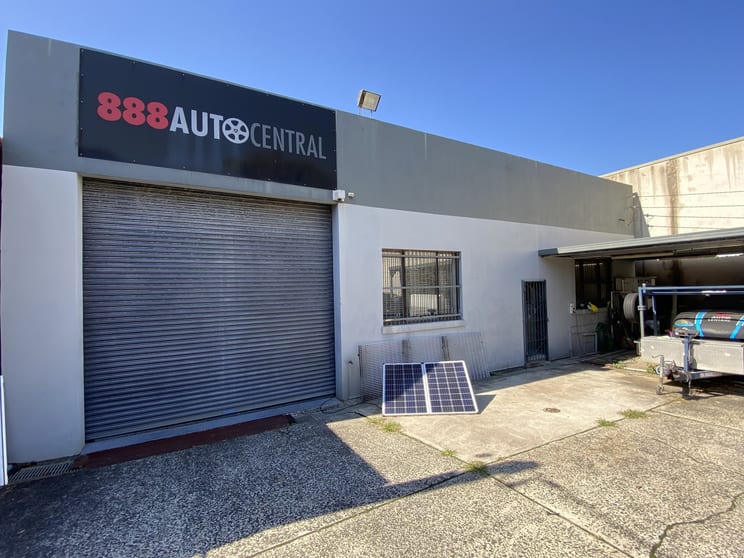 Click to view all images 2/21 Carter Road Brookvale NSW 2100 - Image 3