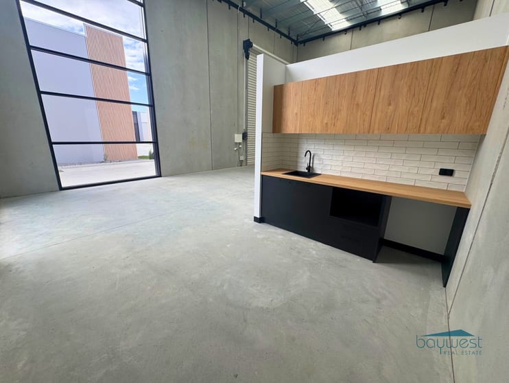 Click to view all images 25-26/260 Marine Parade Hastings VIC 3915 - Image 3