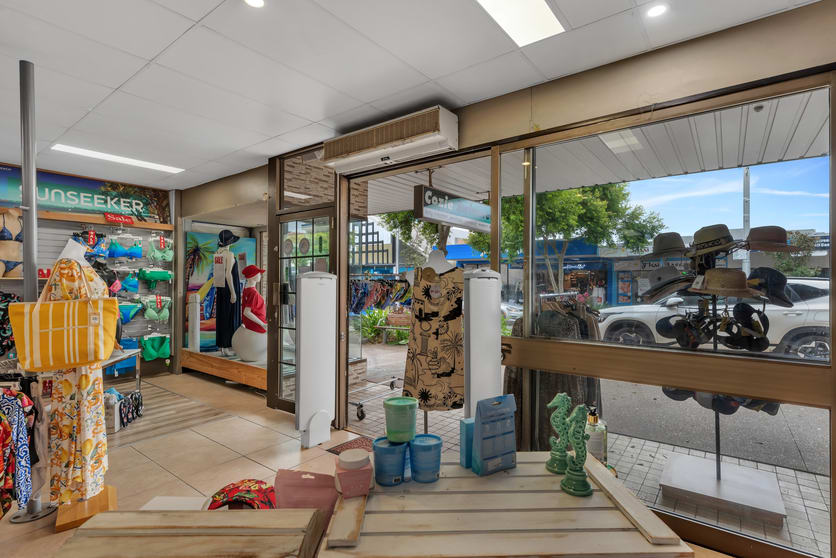 Click to view all images 38 Bulcock Street Caloundra QLD 4551 - Image 2