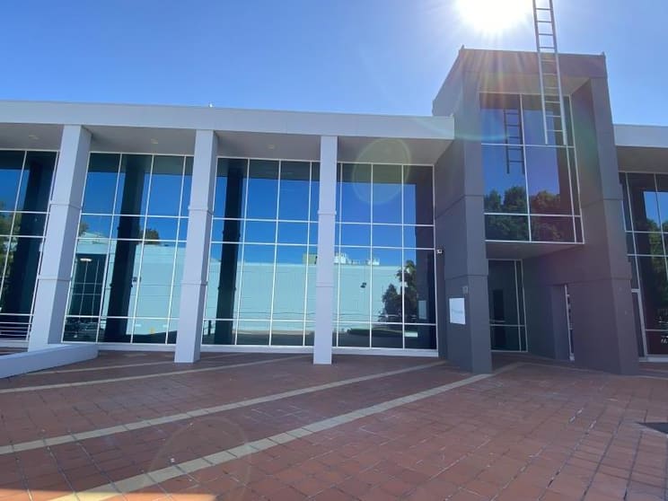 Unit 1, 290 Salmon Street Port Melbourne VIC 3207 - Image 1