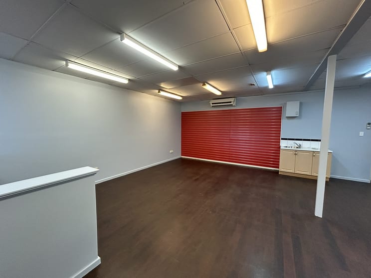 Click to view all images 2/2 Wedge Street Port Hedland WA 6721 - Image 3