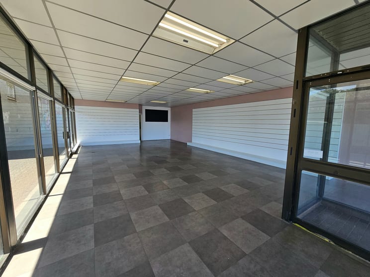 17 Davenport Street Millicent SA 5280 - Image 2