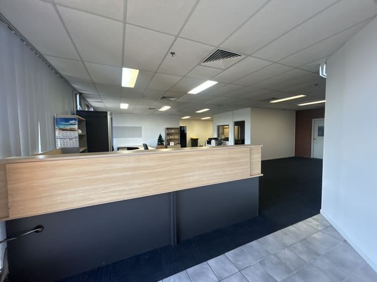 Click to view all images 1/74-76 Magnesium Drive Crestmead QLD 4132 - Image 3