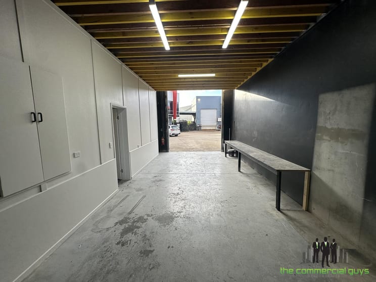 Click to view all images 10/96 Gardens Drive Willawong QLD 4110 - Image 2