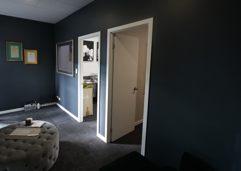 Click to view all images 2a/93 West Burleigh Road Burleigh Heads QLD 4220 - Image 2