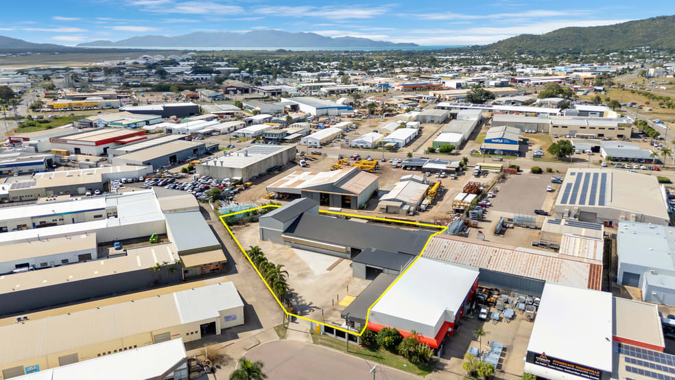 9 Vesuvius Street Garbutt QLD 4814 - Image 2