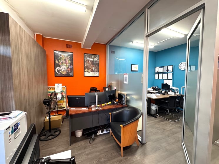 Click to view all images 16 Tooronga Terrace Beverly Hills NSW 2209 - Image 2