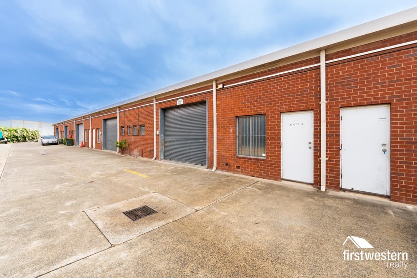 Click to view all images 3/231 Bank Street Welshpool WA 6106 - Image 2