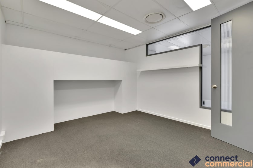 4/1 Fortitude Crescent Burleigh Heads QLD 4220 - Image 3