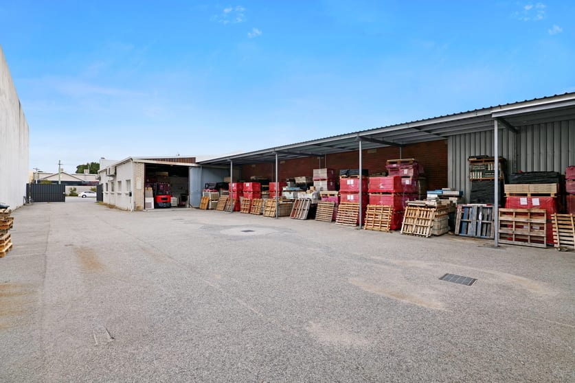 Click to view all images 155 Francisco Street Belmont WA 6104 - Image 3