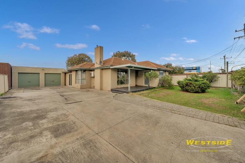 Click to view all images 2 Kings Road St Albans VIC 3021 - Image 1