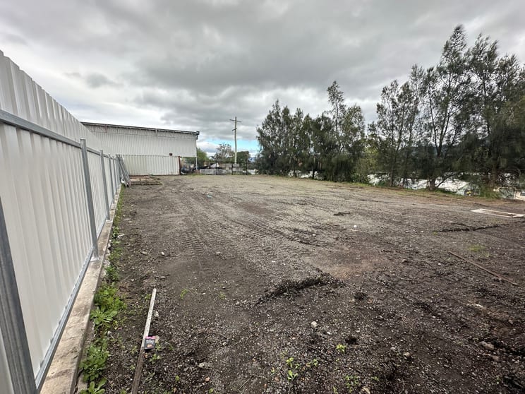 Click to view all images 14 Investigator Drive Unanderra NSW 2526 - Image 3