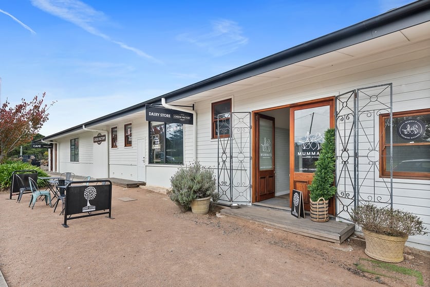 3/107 Hoddle Street Robertson NSW 2577 - Image 1