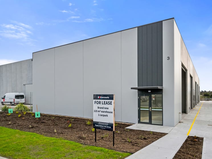 Click to view all images 1/3 Railway Court Cambridge TAS 7170 - Image 1