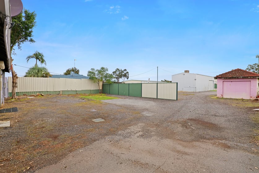 Click to view all images 180 Maddington Road Maddington WA 6109 - Image 3