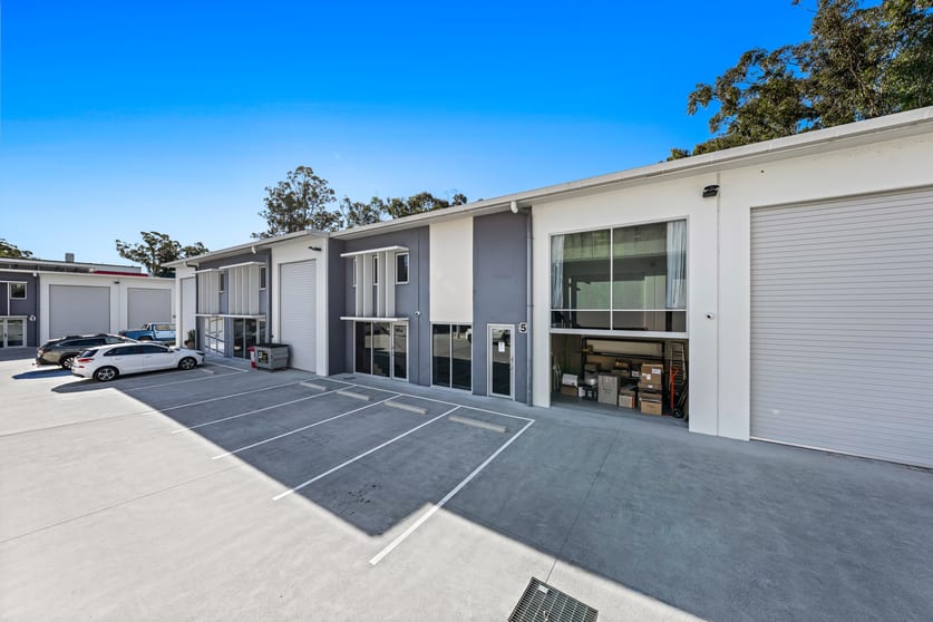 Click to view all images 5/17 Morrison Close Mansfield QLD 4122 - Image 2