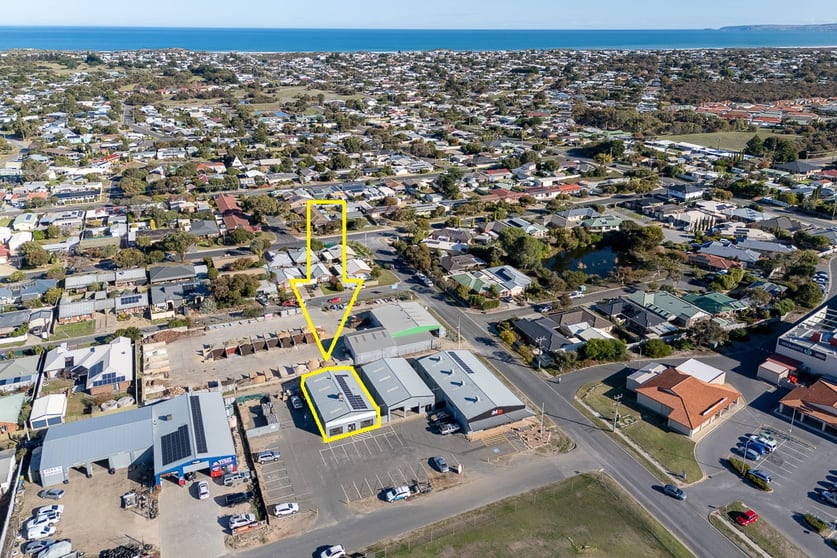 Click to view all images 3/11-15 Governor Street Goolwa SA 5214 - Image 2