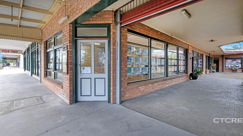 Click to view all images 1-3/144-148 Nicholson Street Orbost VIC 3888 - Image 1