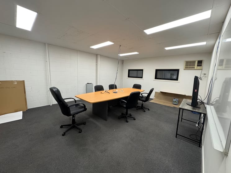 Click to view all images 38 Stephen Road Dandenong VIC 3175 - Image 2