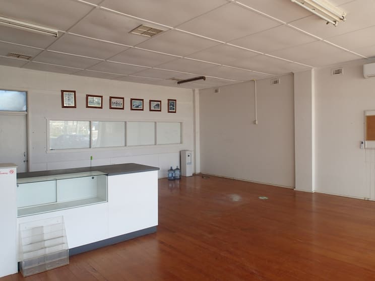 Click to view all images 243 Honour Avenue Corowa NSW 2646 - Image 3