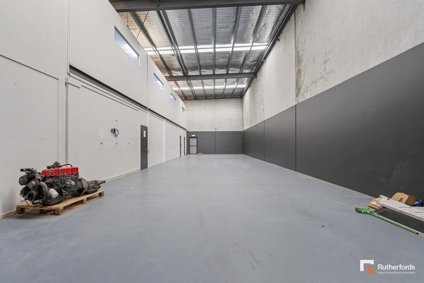 Click to view all images 8A Lawn Court Craigieburn VIC 3064 - Image 3