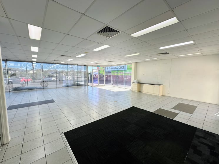 Click to view all images 3362 Pacific Highway Springwood QLD 4127 - Image 3