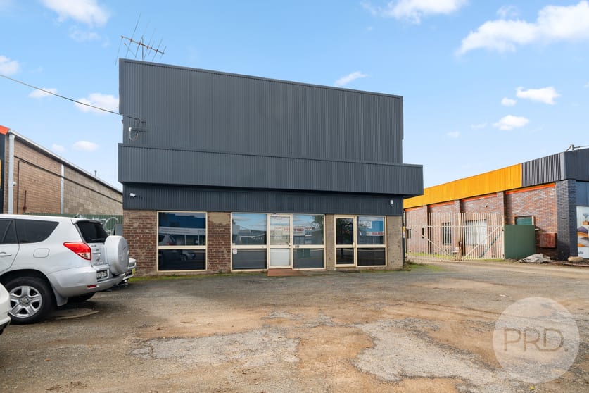 Click to view all images 377 Edward Street Wagga Wagga NSW 2650 - Image 2