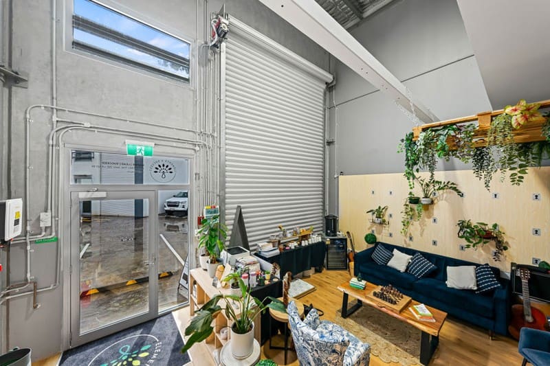 Click to view all images 9/35 Hugo Place Mansfield QLD 4122 - Image 3