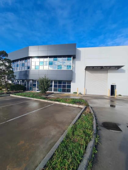Click to view all images 22 Eucumbene Drive Ravenhall VIC 3023 - Image 3