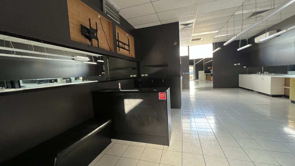 Click to view all images 3/2 Montford Crescent Lyneham ACT 2602 - Image 3