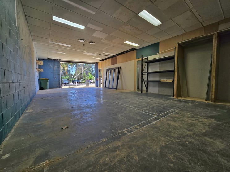 Click to view all images 1/39 Lawrence Drive Nerang QLD 4211 - Image 3
