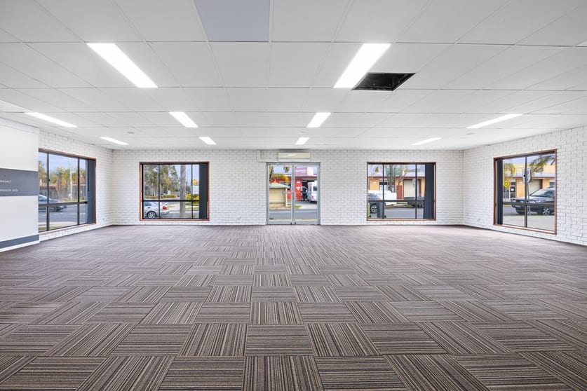 Click to view all images 1/433 Wagga Road Lavington NSW 2641 - Image 2