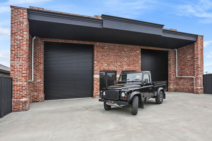 Click to view all images 14a & 14b Riversdale Road Newtown VIC 3220 - Image 1