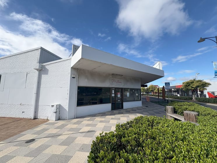 Click to view all images 15 Queen Street Busselton WA 6280 - Image 3
