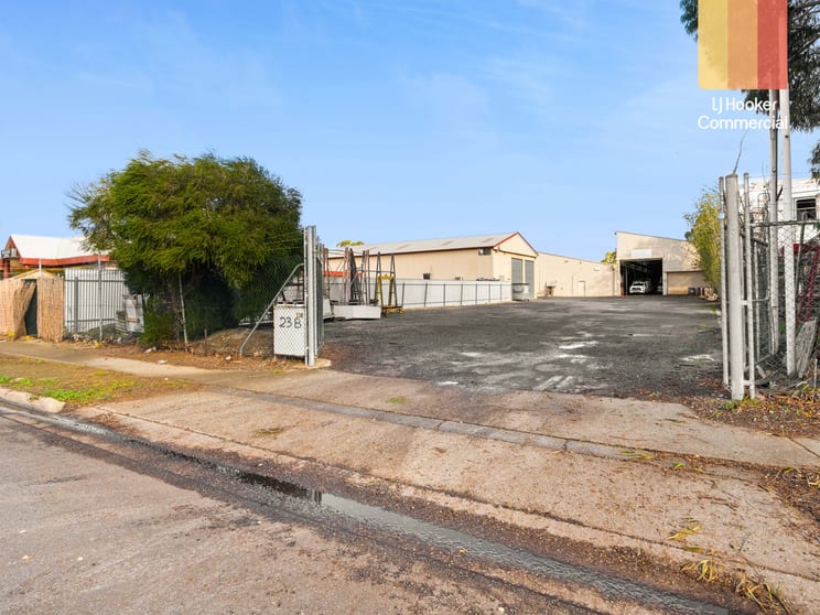 Click to view all images 23b Humphries Terrace Kilkenny SA 5009 - Image 2