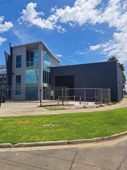 Click to view all images 2 Ely Court Keilor East VIC 3033 - Image 1