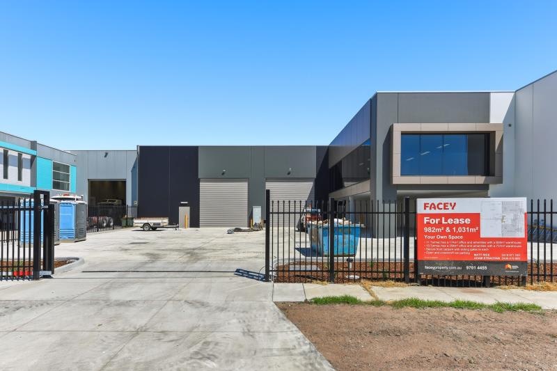 Click to view all images 11-13 Tarmac Way Pakenham VIC 3810 - Image 2