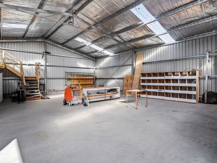 Click to view all images Unit 1/20 Ascot Drive Huntingfield TAS 7055 - Image 2