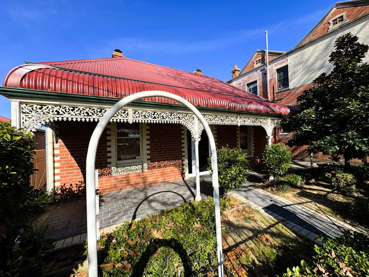 449 Wilson Street Albury NSW 2640 - Image 2