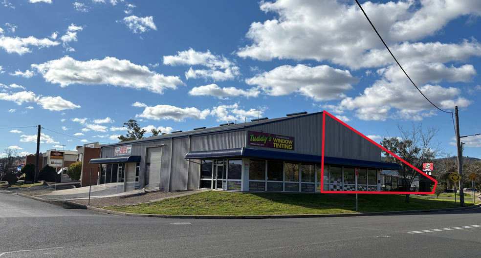 Click to view all images 2/20 Crown Street Tamworth NSW 2340 - Image 2