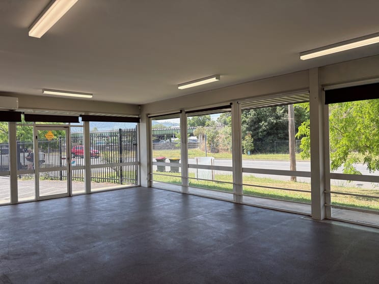 Click to view all images 2/20 Crown Street Tamworth NSW 2340 - Image 3