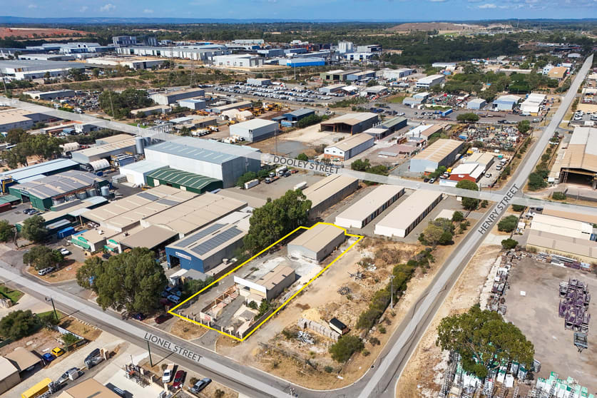 Click to view all images 28 Lionel Street Naval Base WA 6165 - Image 1