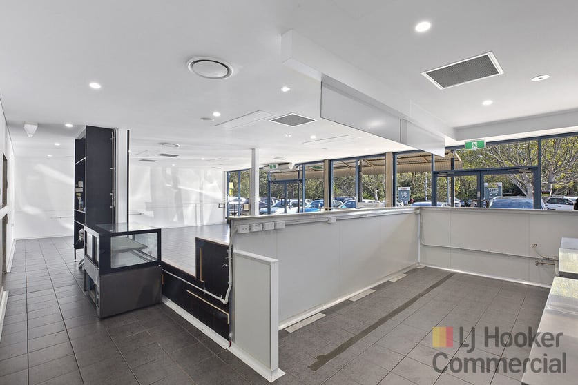 Click to view all images 2/7 Sun Valley Road Green Point NSW 2251 - Image 2